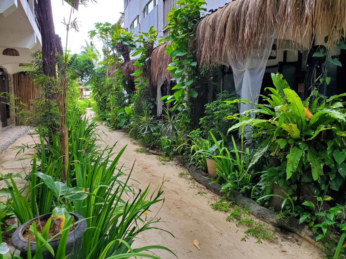 Patrick'S On The Beach Resort Генерал-Луна Экстерьер фото