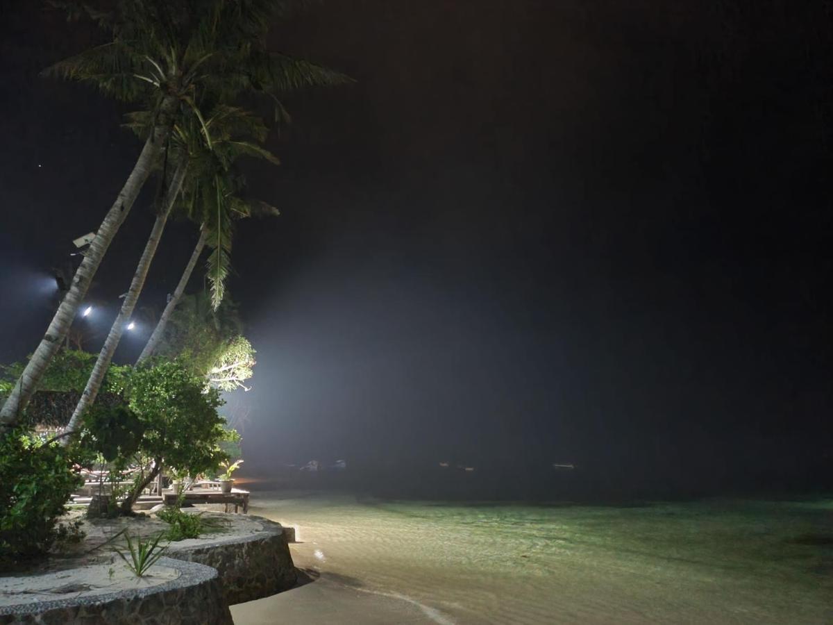 Patrick'S On The Beach Resort Генерал-Луна Экстерьер фото